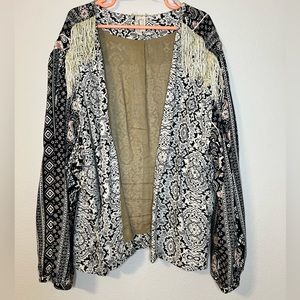 Womens Large BKE coverup in great condition